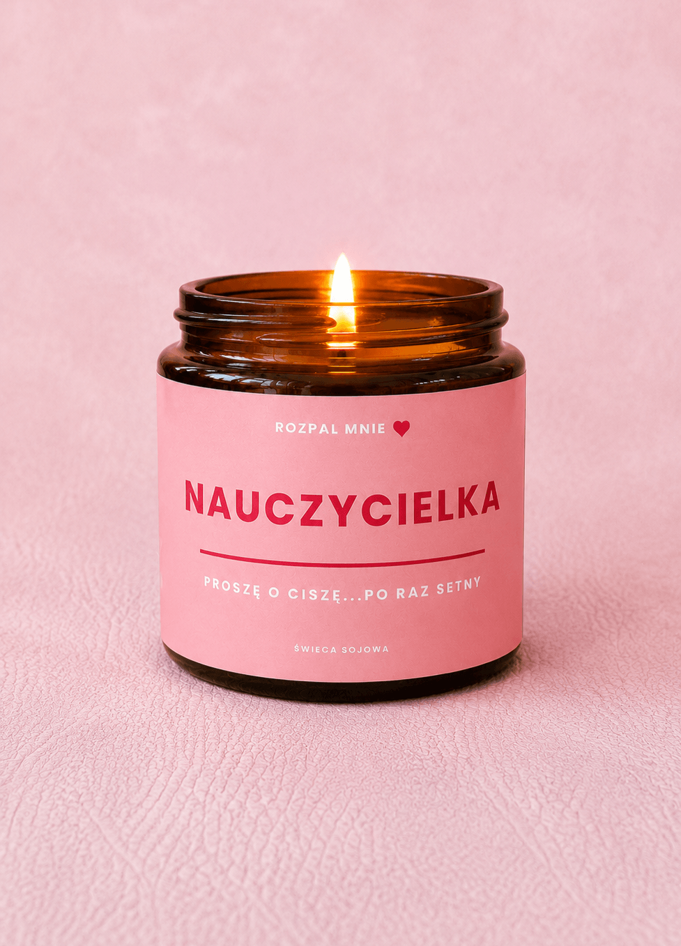 pomysł na prezent na dzień nauczyciela - świeczka sojowa z napisem nauczycielka.
