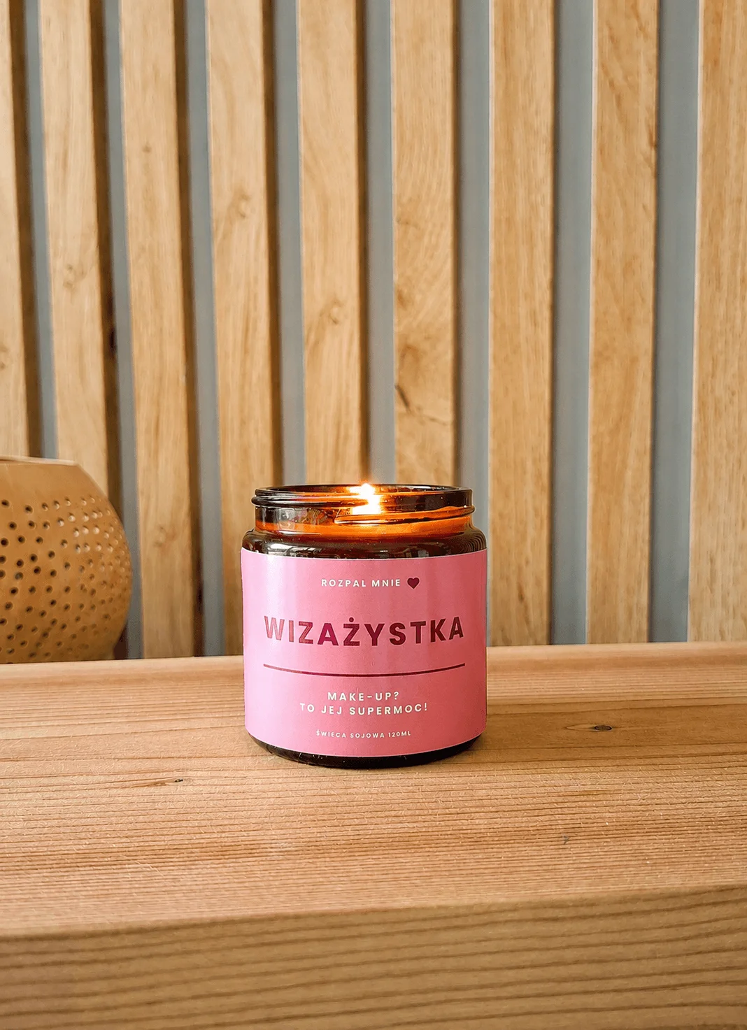 Świeca sojowa WIZAŻYSTKA, prezent dla makijażystki