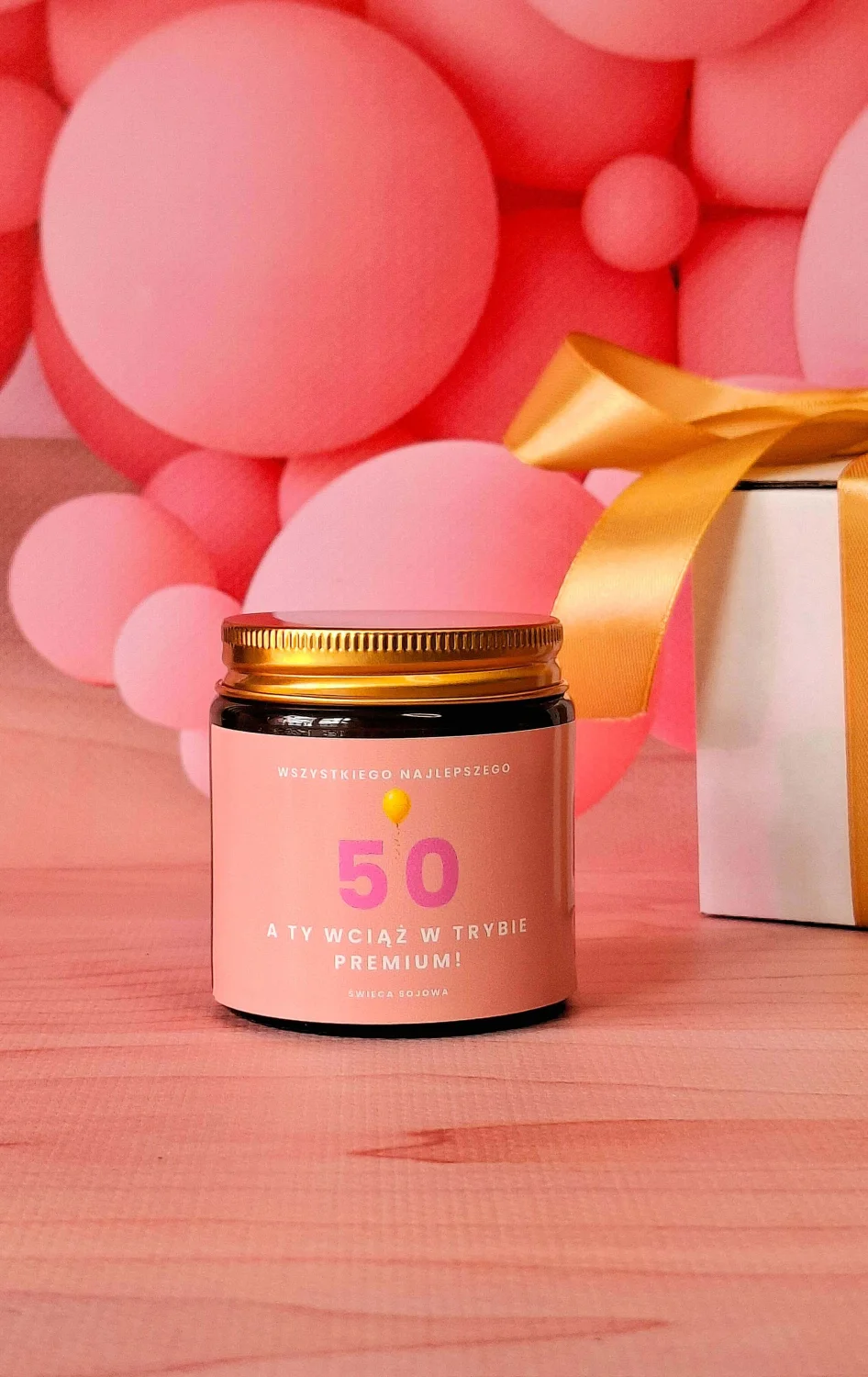Świeca sojowa na 50 urodziny - pachnący prezent
