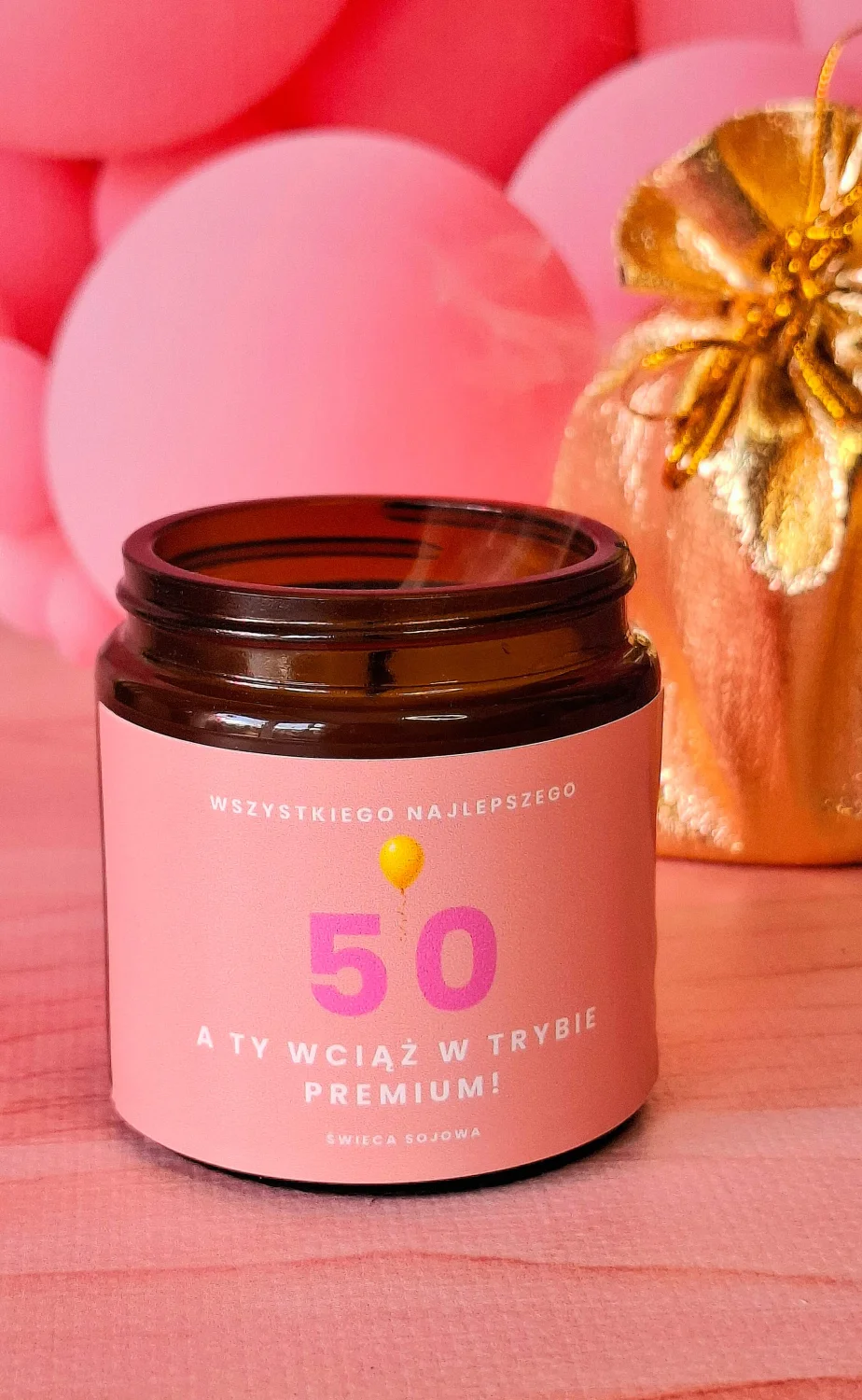 Świeca sojowa na 50 urodziny - pachnący prezent