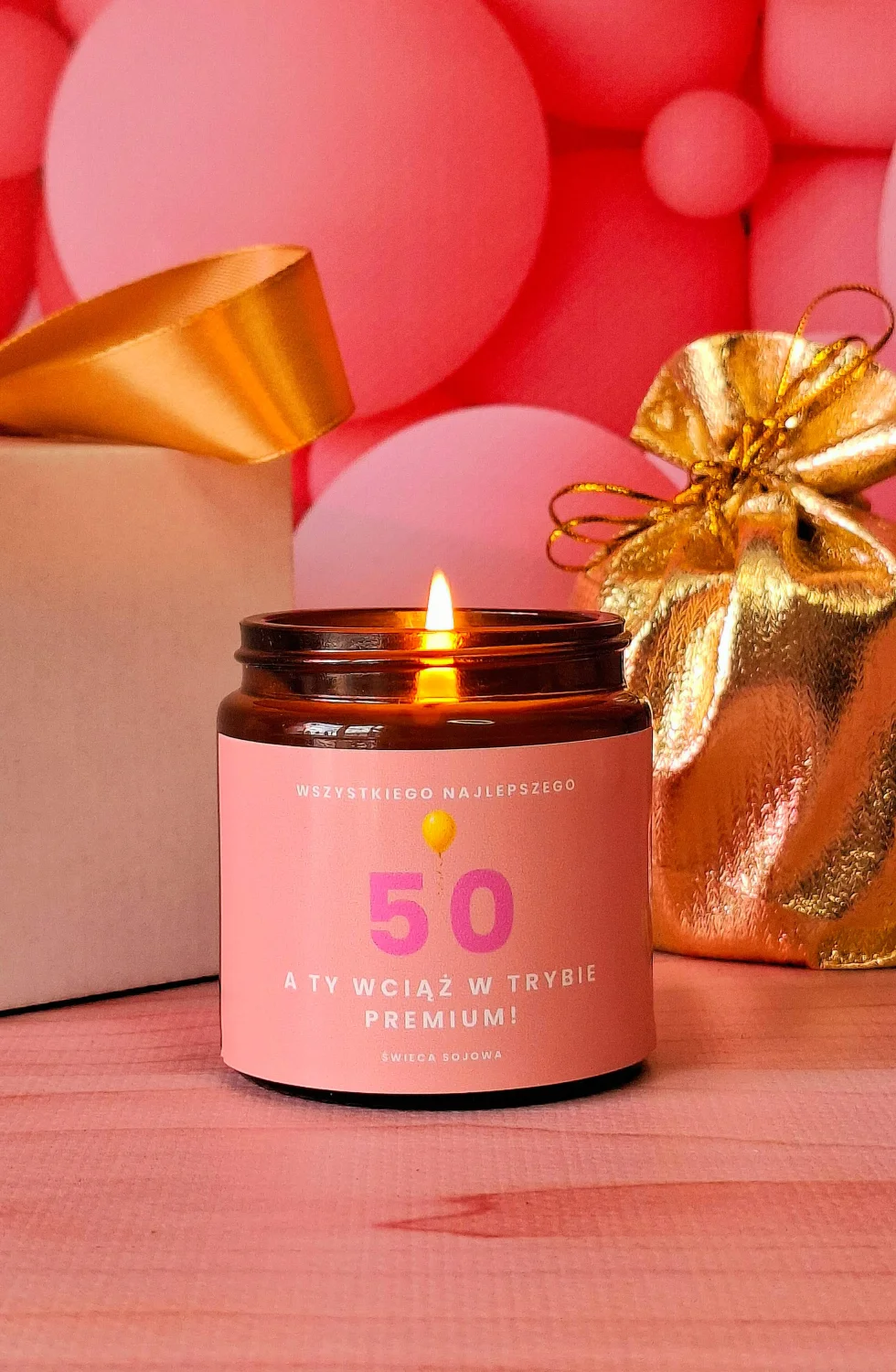 Świeca sojowa na 50 urodziny - pachnący prezent